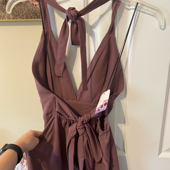 Fun summer halter dress! - Picture 3 of 3